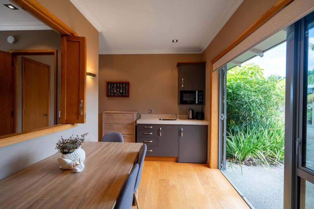 Luxury Country Retreat Leilighet Cooks Beach Eksteriør bilde