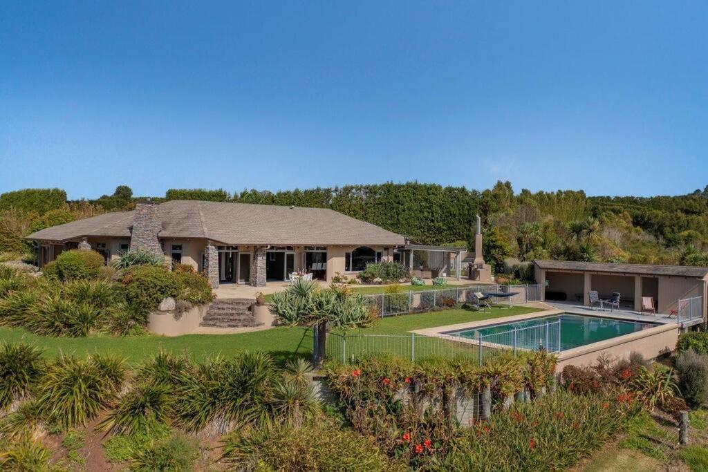 Luxury Country Retreat Leilighet Cooks Beach Eksteriør bilde